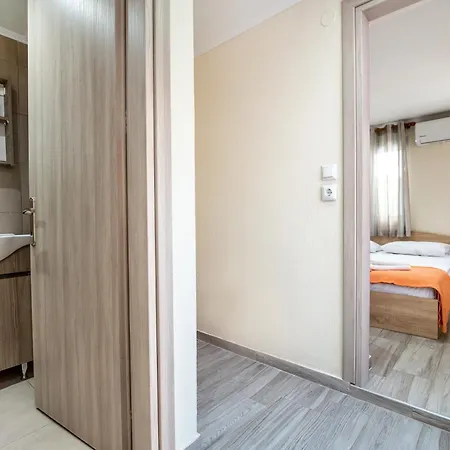 Apartamento Alifadas 1836 *