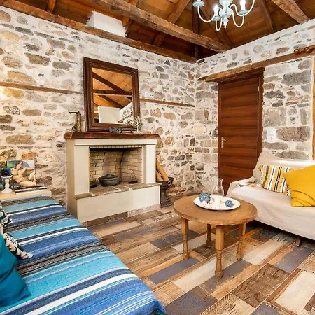 Apartamento Alifadas 1836 *
